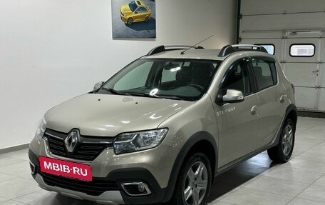 Renault Sandero II рестайлинг, 2019 год, 1 249 900 рублей, 2 фотография