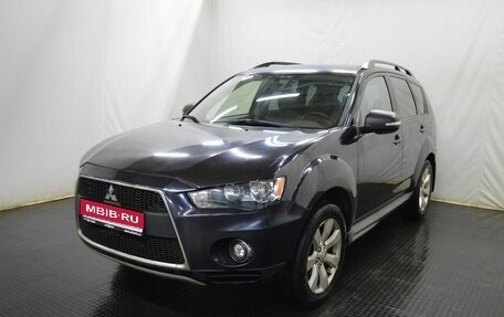Mitsubishi Outlander III рестайлинг 3, 2011 год, 986 000 рублей, 1 фотография