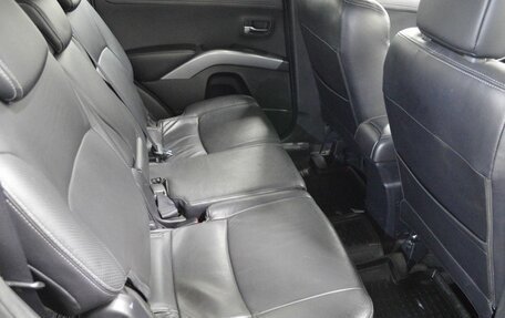 Mitsubishi Outlander III рестайлинг 3, 2011 год, 986 000 рублей, 13 фотография