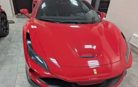 Ferrari F8, 2021 год, 25 000 000 рублей, 2 фотография