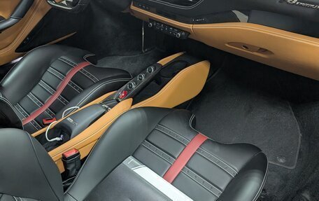 Ferrari F8, 2021 год, 25 000 000 рублей, 6 фотография