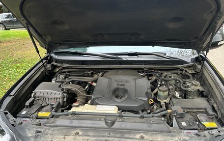 Toyota Land Cruiser Prado 150 рестайлинг 2, 2016 год, 4 380 000 рублей, 19 фотография