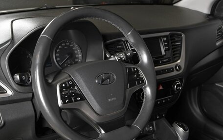 Hyundai Solaris II рестайлинг, 2018 год, 1 350 000 рублей, 3 фотография