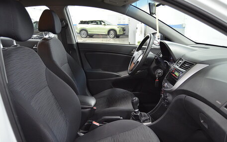 Hyundai Solaris II рестайлинг, 2015 год, 750 000 рублей, 21 фотография