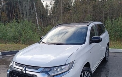 Mitsubishi Outlander III рестайлинг 3, 2022 год, 2 950 000 рублей, 1 фотография