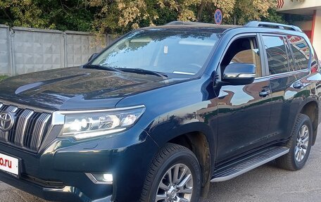 Toyota Land Cruiser Prado 150 рестайлинг 2, 2018 год, 3 550 000 рублей, 2 фотография