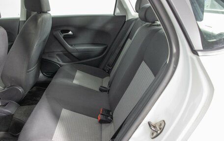 Volkswagen Polo VI (EU Market), 2015 год, 680 000 рублей, 11 фотография