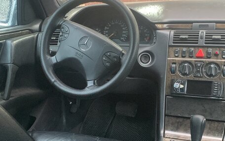 Mercedes-Benz E-Класс, 1998 год, 250 000 рублей, 5 фотография