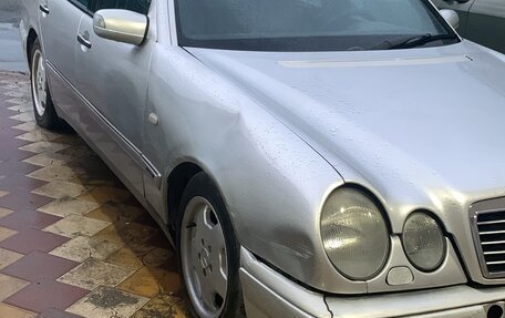 Mercedes-Benz E-Класс, 1998 год, 250 000 рублей, 2 фотография