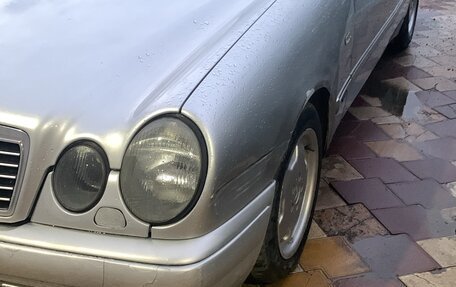 Mercedes-Benz E-Класс, 1998 год, 250 000 рублей, 3 фотография