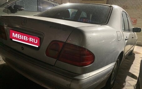 Mercedes-Benz E-Класс, 1998 год, 250 000 рублей, 7 фотография