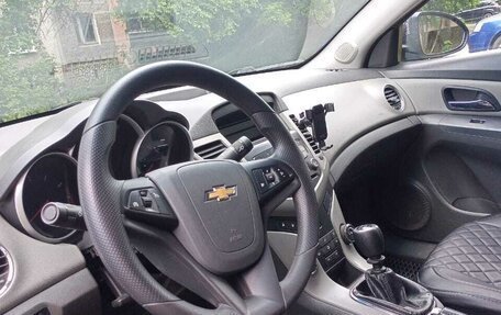 Chevrolet Cruze II, 2010 год, 450 000 рублей, 7 фотография