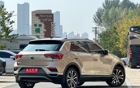 Volkswagen T-Roc I, 2021 год, 1 500 000 рублей, 5 фотография