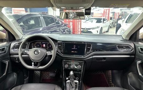 Volkswagen T-Roc I, 2021 год, 1 500 000 рублей, 6 фотография