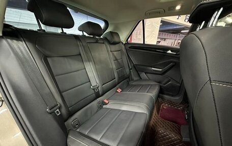 Volkswagen T-Roc I, 2021 год, 1 500 000 рублей, 11 фотография