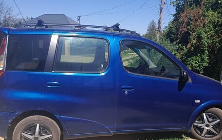 Toyota Yaris Verso, 2005 год, 350 000 рублей, 2 фотография