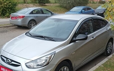 Hyundai Solaris II рестайлинг, 2011 год, 800 000 рублей, 1 фотография