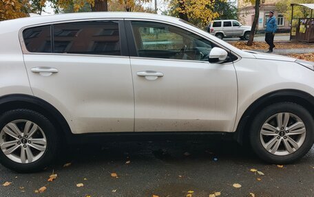 KIA Sportage IV рестайлинг, 2017 год, 1 800 000 рублей, 4 фотография