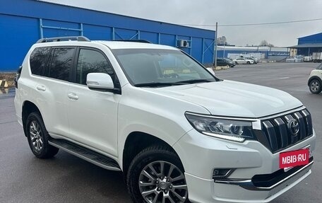 Toyota Land Cruiser Prado 150 рестайлинг 2, 2019 год, 5 800 000 рублей, 2 фотография
