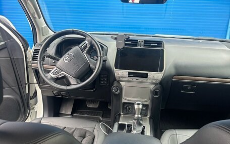 Toyota Land Cruiser Prado 150 рестайлинг 2, 2019 год, 5 800 000 рублей, 7 фотография