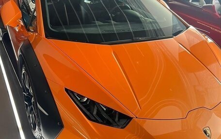 Lamborghini Huracán, 2023 год, 45 000 000 рублей, 7 фотография