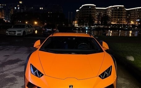 Lamborghini Huracán, 2023 год, 45 000 000 рублей, 16 фотография