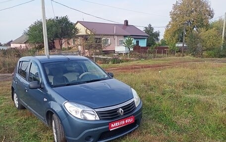 Renault Sandero I, 2013 год, 699 000 рублей, 1 фотография