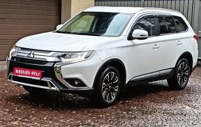 Mitsubishi Outlander III рестайлинг 3, 2019 год, 2 250 000 рублей, 1 фотография