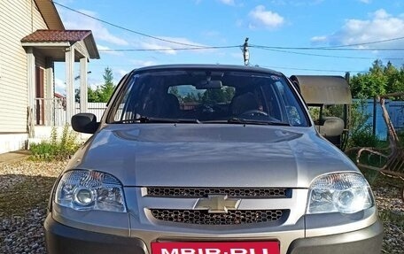 Chevrolet Niva I рестайлинг, 2011 год, 700 000 рублей, 1 фотография
