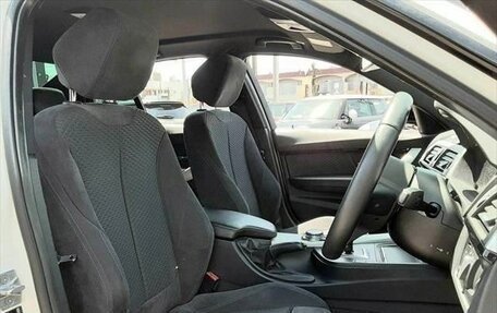 BMW 3 серия, 2019 год, 1 533 000 рублей, 10 фотография