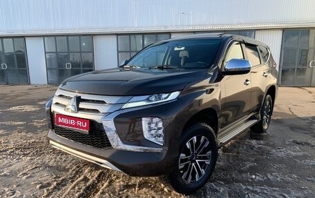 Mitsubishi Montero Sport, 2022 год, 4 500 000 рублей, 1 фотография