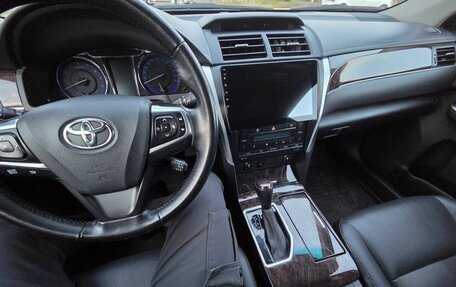 Toyota Camry, 2017 год, 2 100 000 рублей, 8 фотография