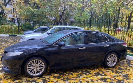 Toyota Camry, 2020 год, 3 200 000 рублей, 2 фотография