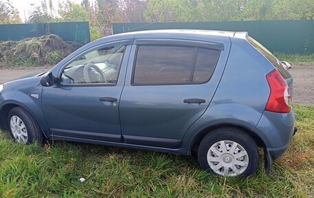 Renault Sandero I, 2013 год, 699 000 рублей, 2 фотография