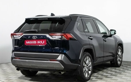 Toyota RAV4, 2019 год, 3 355 000 рублей, 5 фотография