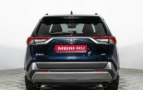 Toyota RAV4, 2019 год, 3 355 000 рублей, 6 фотография