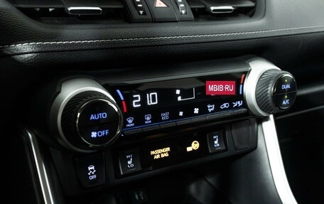 Toyota RAV4, 2019 год, 3 355 000 рублей, 18 фотография