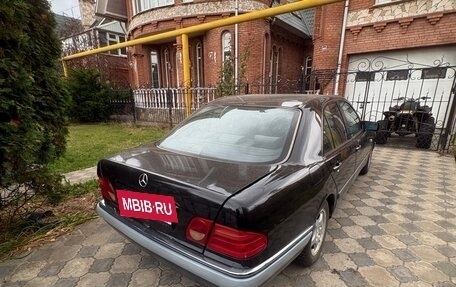 Mercedes-Benz E-Класс, 1995 год, 200 000 рублей, 5 фотография