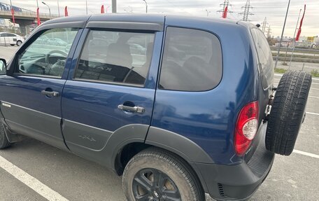 Chevrolet Niva I рестайлинг, 2017 год, 550 000 рублей, 2 фотография