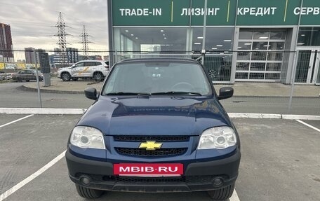 Chevrolet Niva I рестайлинг, 2017 год, 550 000 рублей, 3 фотография