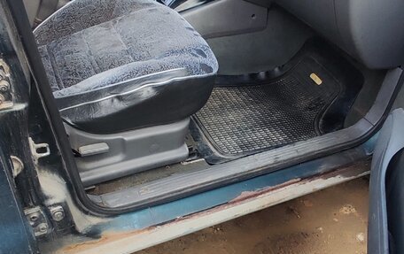 KIA Sportage IV рестайлинг, 2003 год, 220 000 рублей, 6 фотография