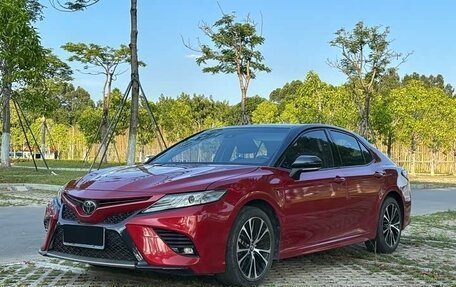 Toyota Camry, 2020 год, 2 500 000 рублей, 1 фотография