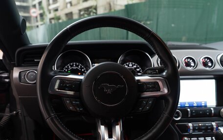 Ford Mustang VI рестайлинг, 2022 год, 4 590 000 рублей, 19 фотография