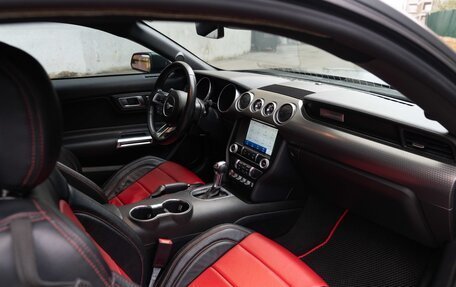 Ford Mustang VI рестайлинг, 2022 год, 4 590 000 рублей, 13 фотография