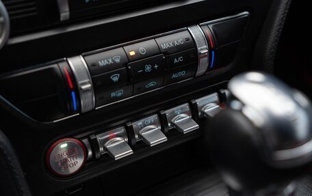 Ford Mustang VI рестайлинг, 2022 год, 4 590 000 рублей, 25 фотография