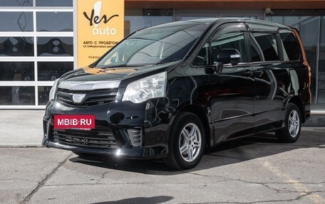 Toyota Noah III, 2011 год, 1 325 000 рублей, 2 фотография