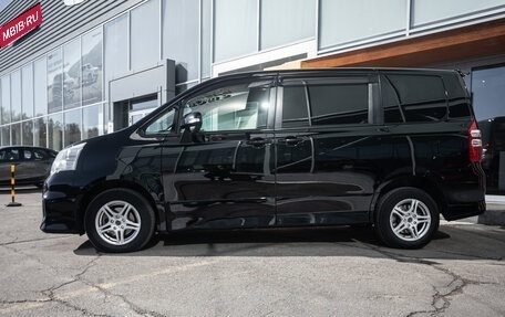 Toyota Noah III, 2011 год, 1 325 000 рублей, 4 фотография