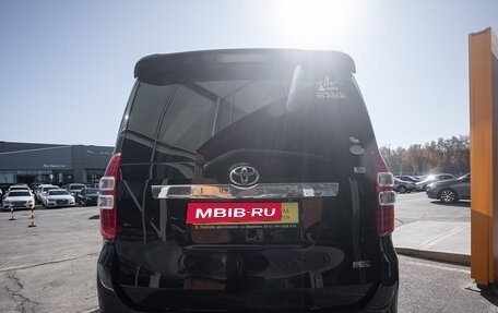 Toyota Noah III, 2011 год, 1 325 000 рублей, 6 фотография