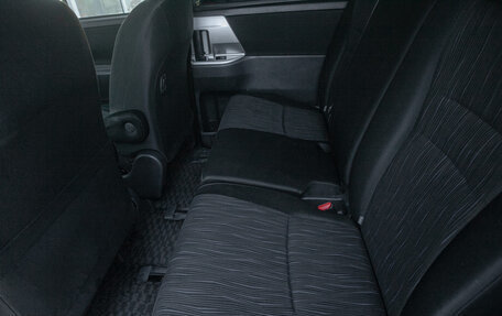 Toyota Noah III, 2011 год, 1 325 000 рублей, 14 фотография