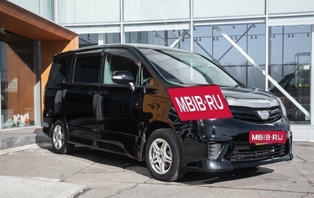 Toyota Noah III, 2011 год, 1 325 000 рублей, 8 фотография